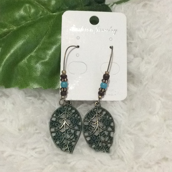 Leaf Earrings - Picture 2 of 4